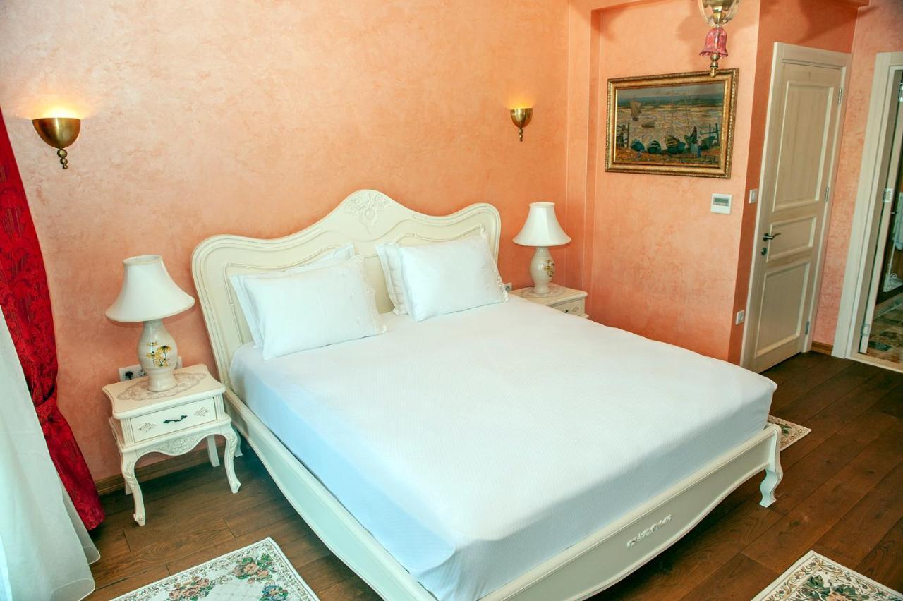 Swan Lake Hotel - Adult Only Selimiye  Exterior photo