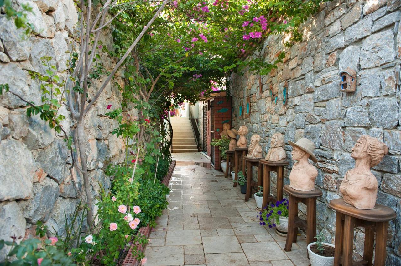 Swan Lake Hotel - Adult Only Selimiye  Exterior photo